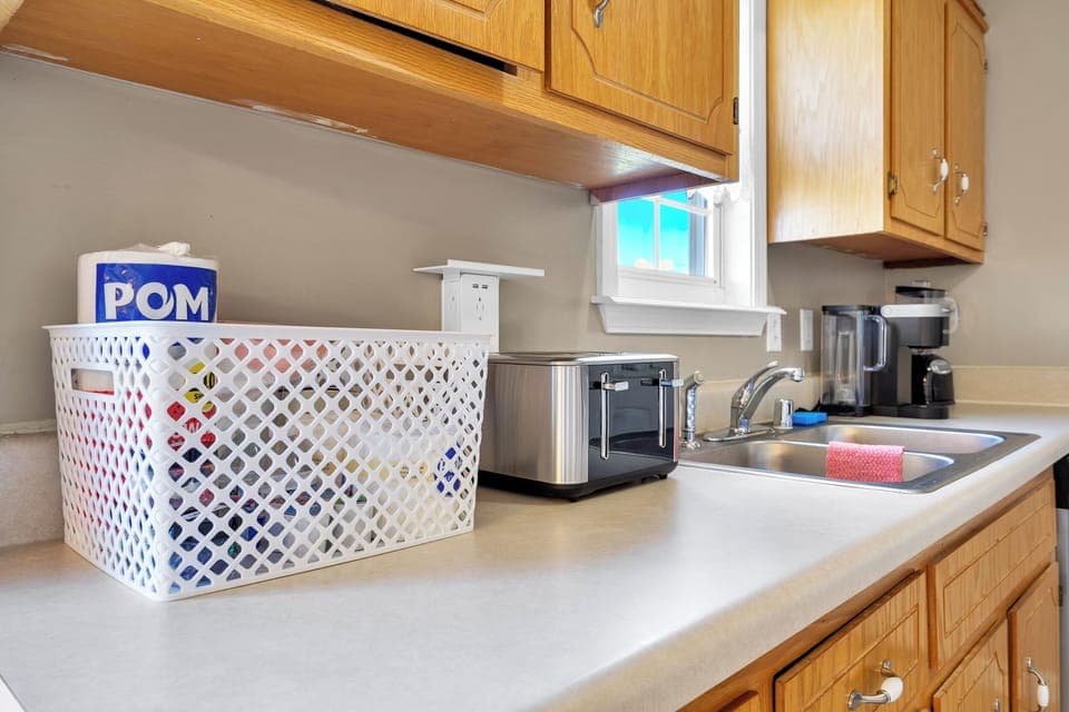 Three bedrooms and two bathrooms. All appliances and high speed WIFI ready to work for you! Includes washer dryer and everything you need to be at home away from home..