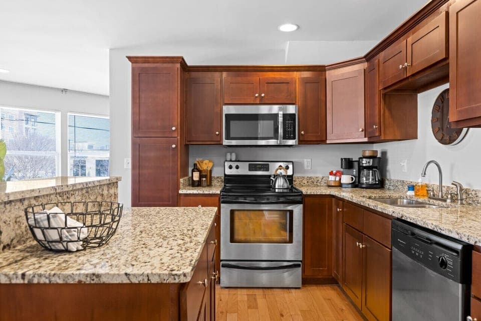 Full Kitchen