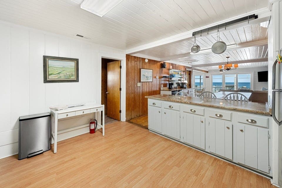 House, Multiple Bedrooms | Private kitchen | Fridge, oven, coffee/tea maker, toaster