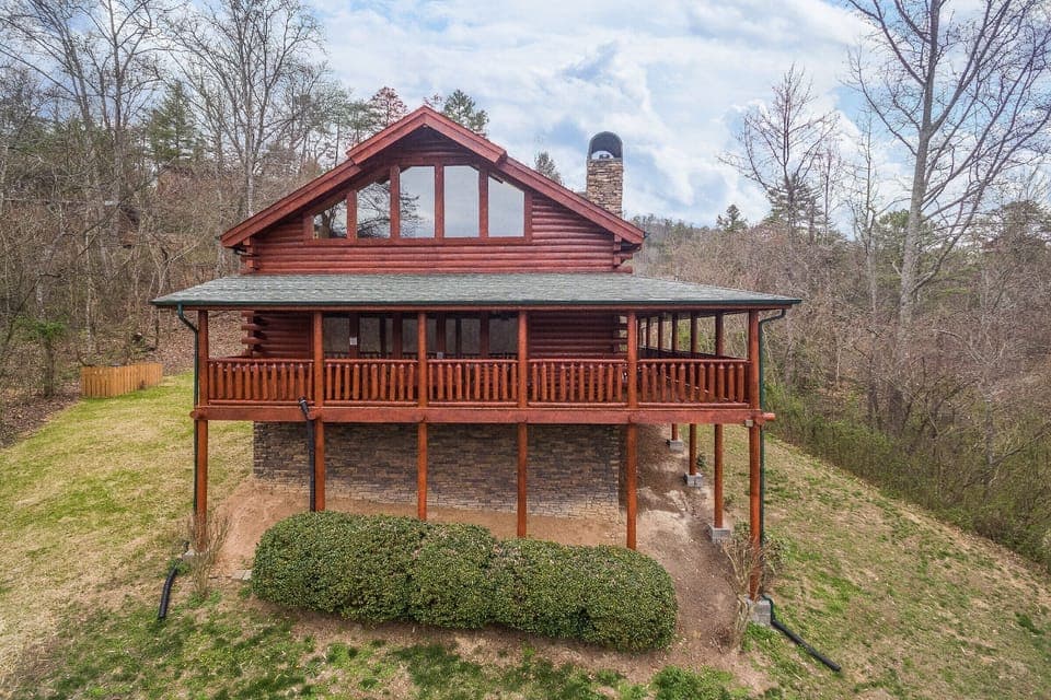 Front view of Mountain View Meadows