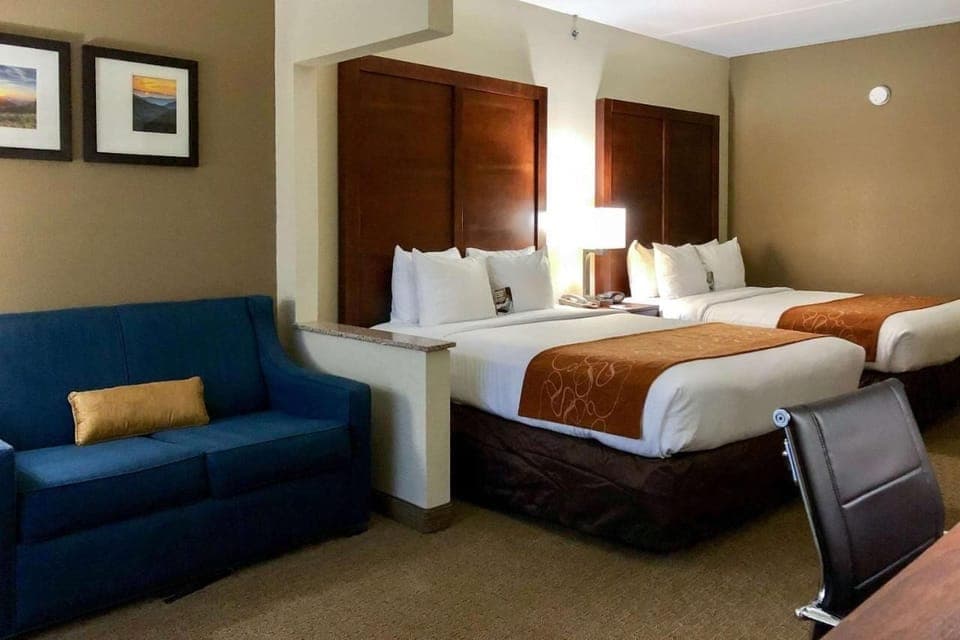Standard Double Room, Balcony, Pool View | Blackout drapes, soundproofing, iron/ironing board, free WiFi