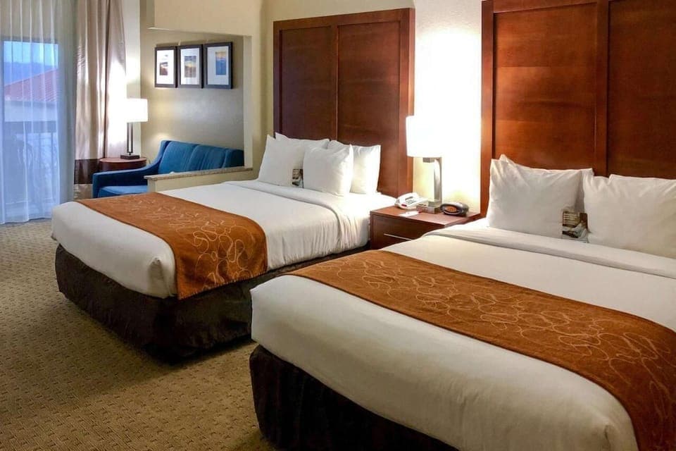 Luxury Double Room, Balcony, Mountain View | Blackout drapes, soundproofing, iron/ironing board, free WiFi