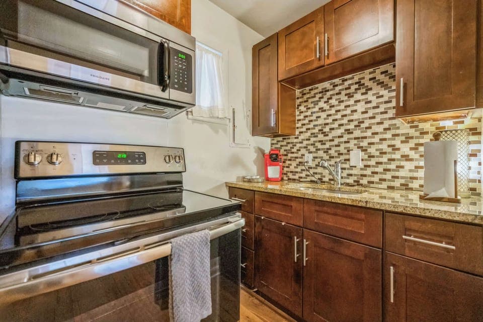 Full kitchen