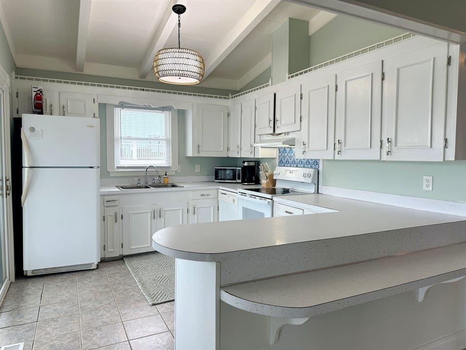 Spacious, Well-Appointed Kitchen