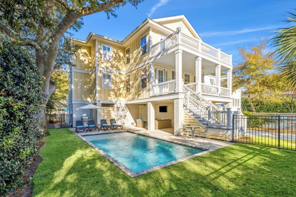 Outside view of 5 Periwinkle Lane