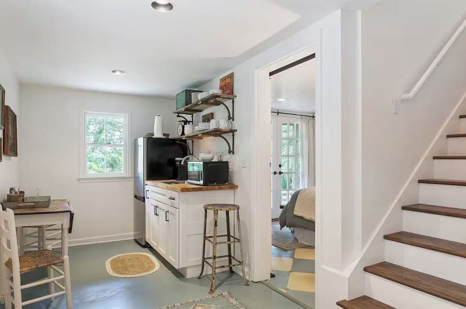 Bottom Floor Kitchenette (1)