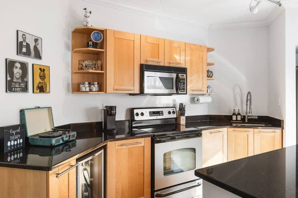 Fully-stocked kitchen for all your cooking needs!