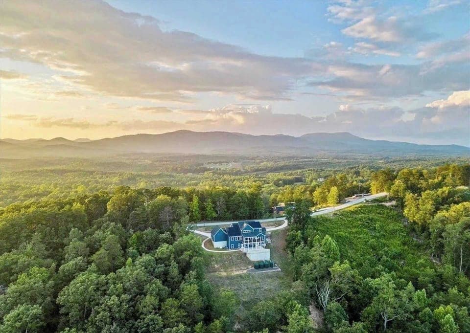 Mountain View Escape exterior 
