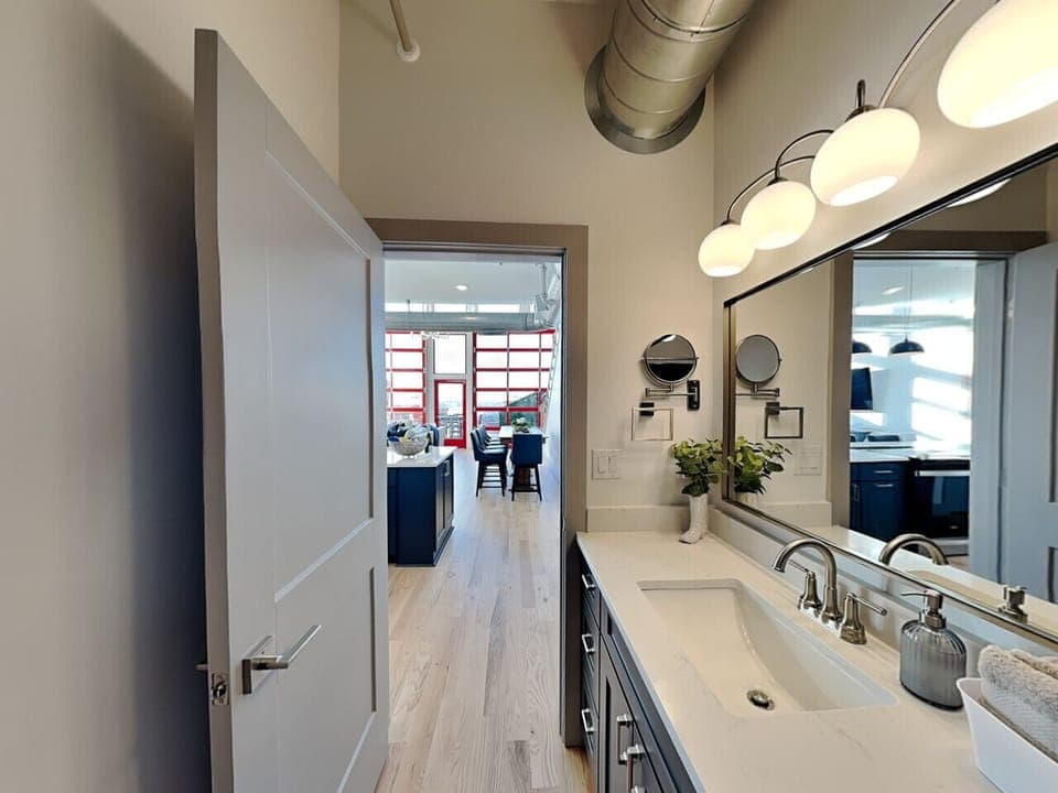 Full Bathroom off of kitchen
