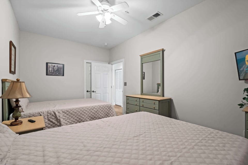 Bedroom 3 - TV