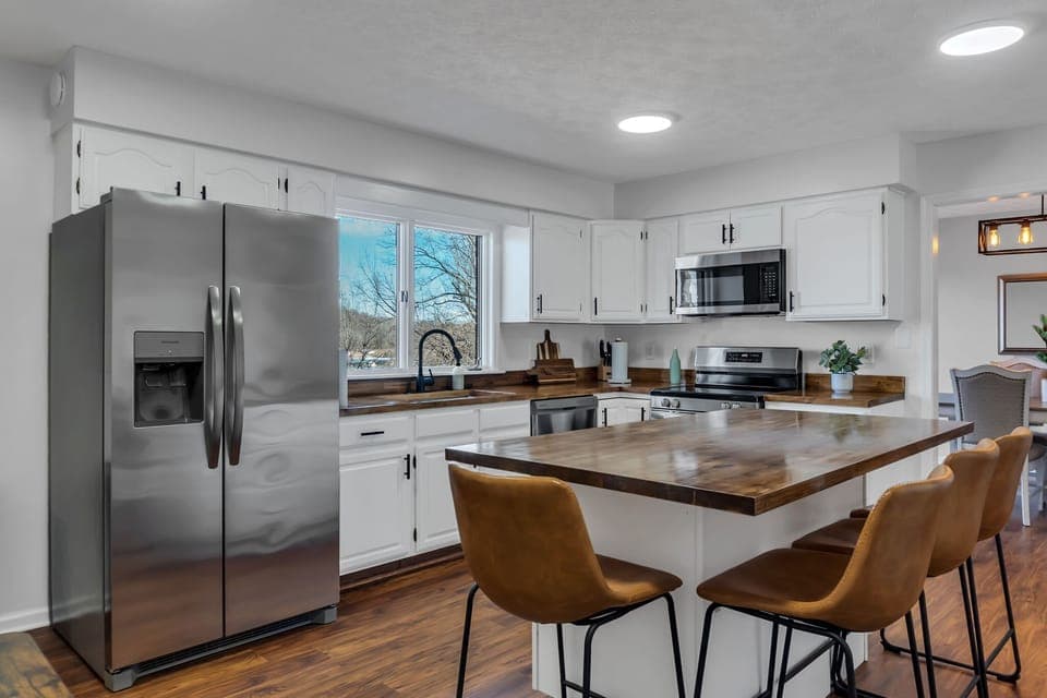 Cooking made easy with ample counter space and cookware provided!