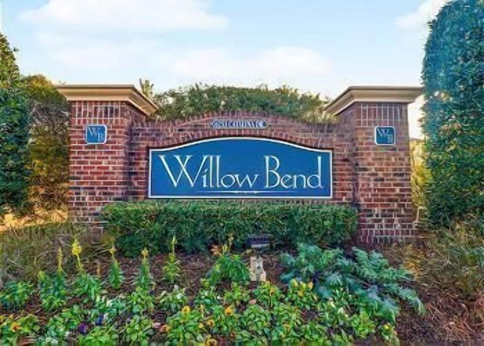 Willow Bend Community Entrance