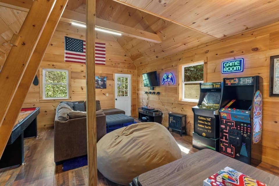 Bunkhouse (include in The Hearth rental)- Gamers' Paradise