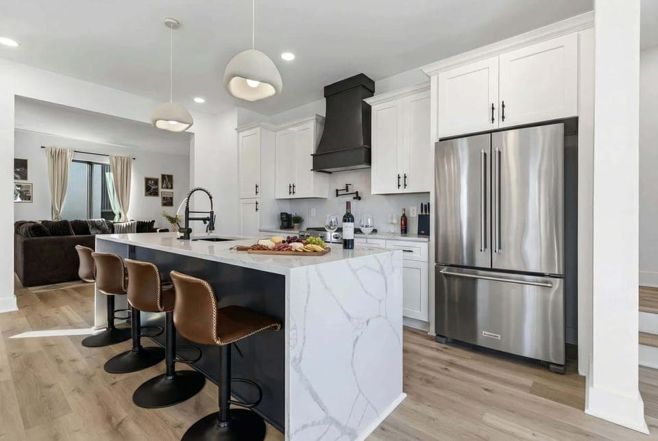 Discover this elegant kitchen, perfect for gatherings! With modern design and ample space, it's an inviting oasis for entertaining and relaxing in downtown Nashville.