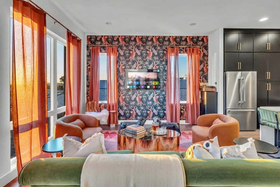 Explore a stylish oasis in Downtown Nashville! This chic vacation rental offers plush seating, abundant sunlight, and the perfect setting for your bachelorette party or family reunion. Enjoy movie nights on the smart TV and game nights in this upscale getaway. Experience Nashville like never before!