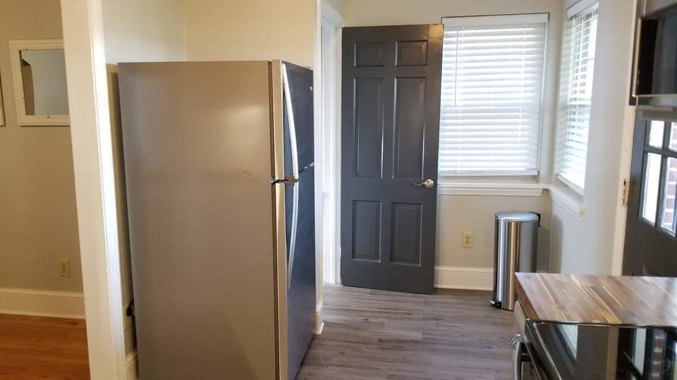 Fully equipped kitchen.