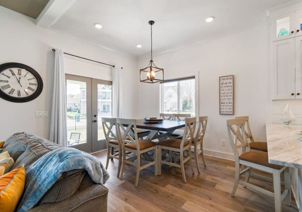 Dining room for 8