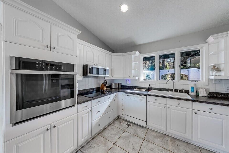 Well appointed kitchen