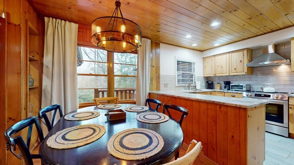 Dining Area, Main Level