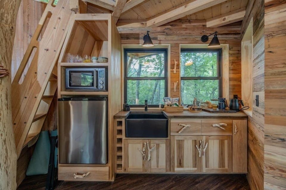 Tree House, Mountain View, Mountainside | Private kitchen | Mini-fridge, microwave, coffee grinder, toaster oven