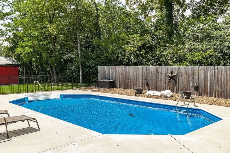 Salt water pool