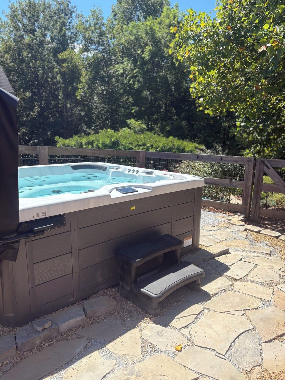 Outdoor spa tub