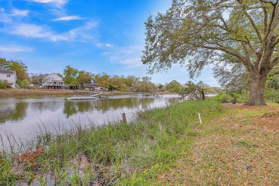 Parrot Point Creek Access On-Site | Kayaks Provided