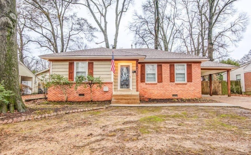 Exterior/Front of House