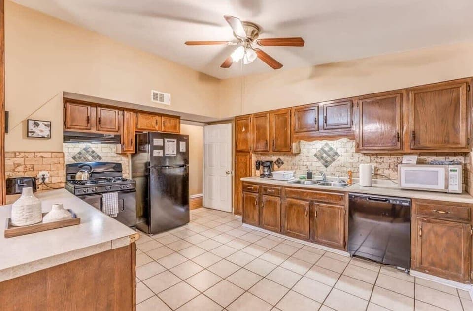 Clean kitchen