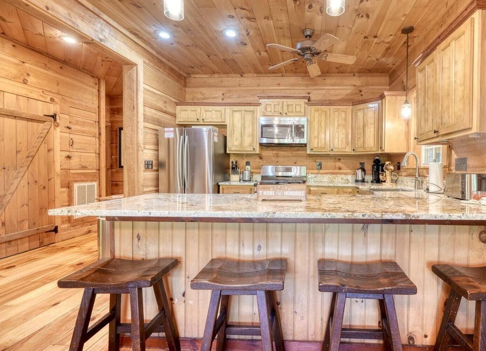 "The kitchen had everything"-Ariana Nov2025 