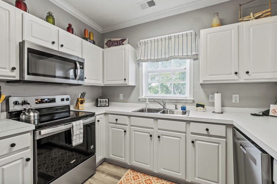fully stocked kitchen