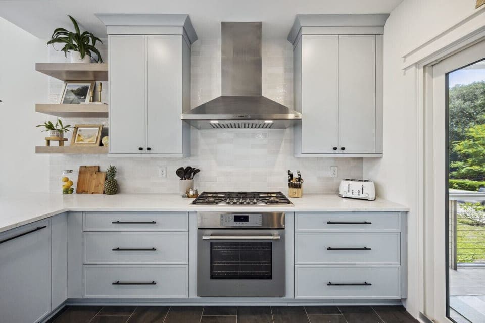 new stainless appliances perfect for cooking  upyour favorite meal