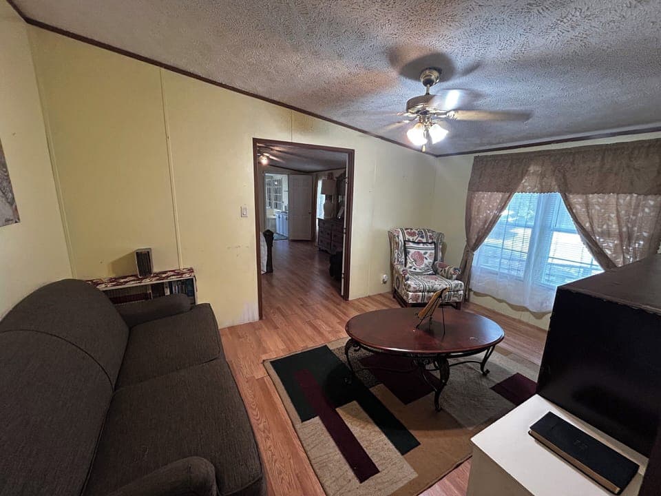 Sitting area 2 that opens up to the Master Bedroom. 