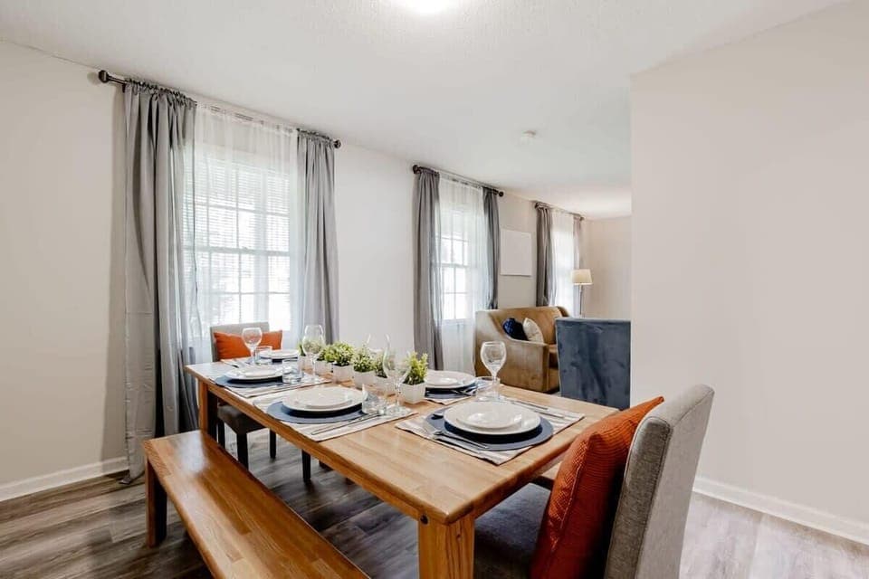 Cozy spot for family dinners