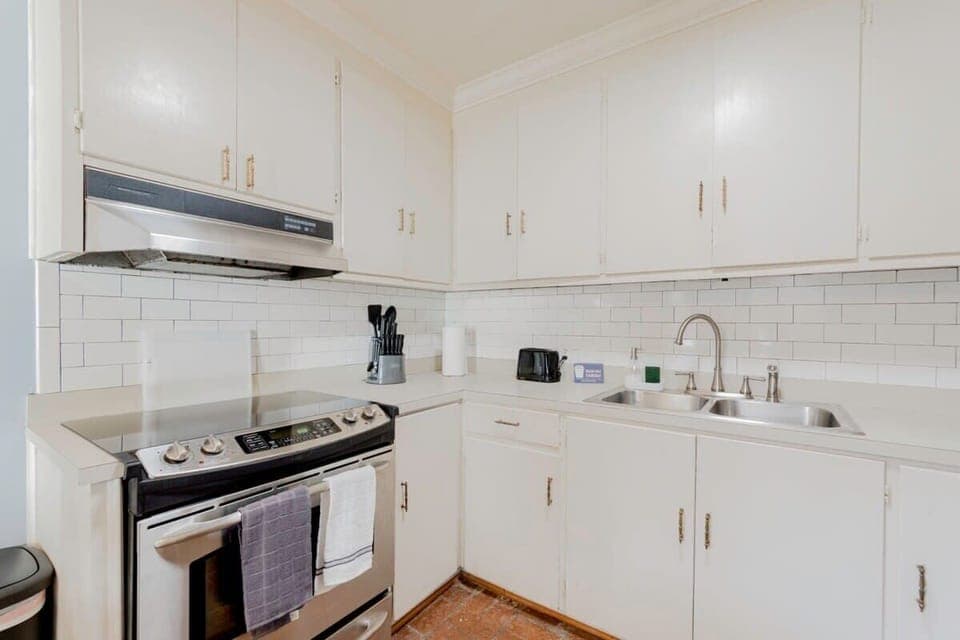 Clean kitchen