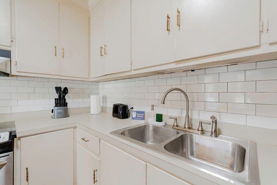Kitchen sink
