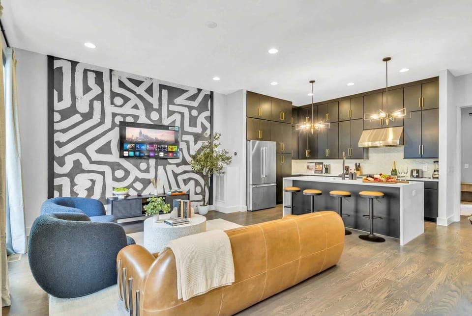 Experience upscale downtown Nashville in this stylish vacation rental, perfect for bachelorette parties or family reunions. Enjoy sophistication and convenience in the heart of Music City!