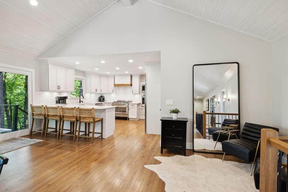 Sitting area and kitchen
