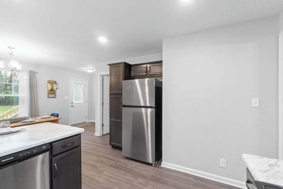 Full kitchen 
