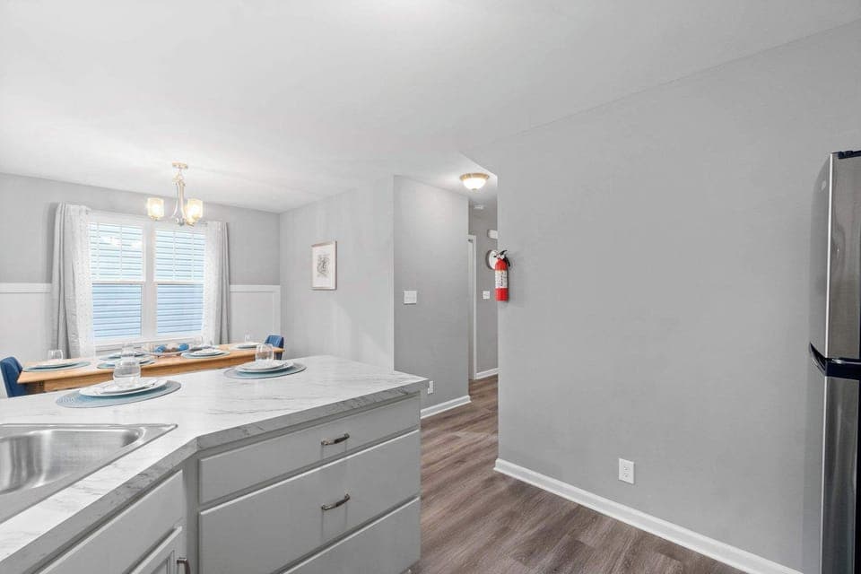 Full kitchen 
