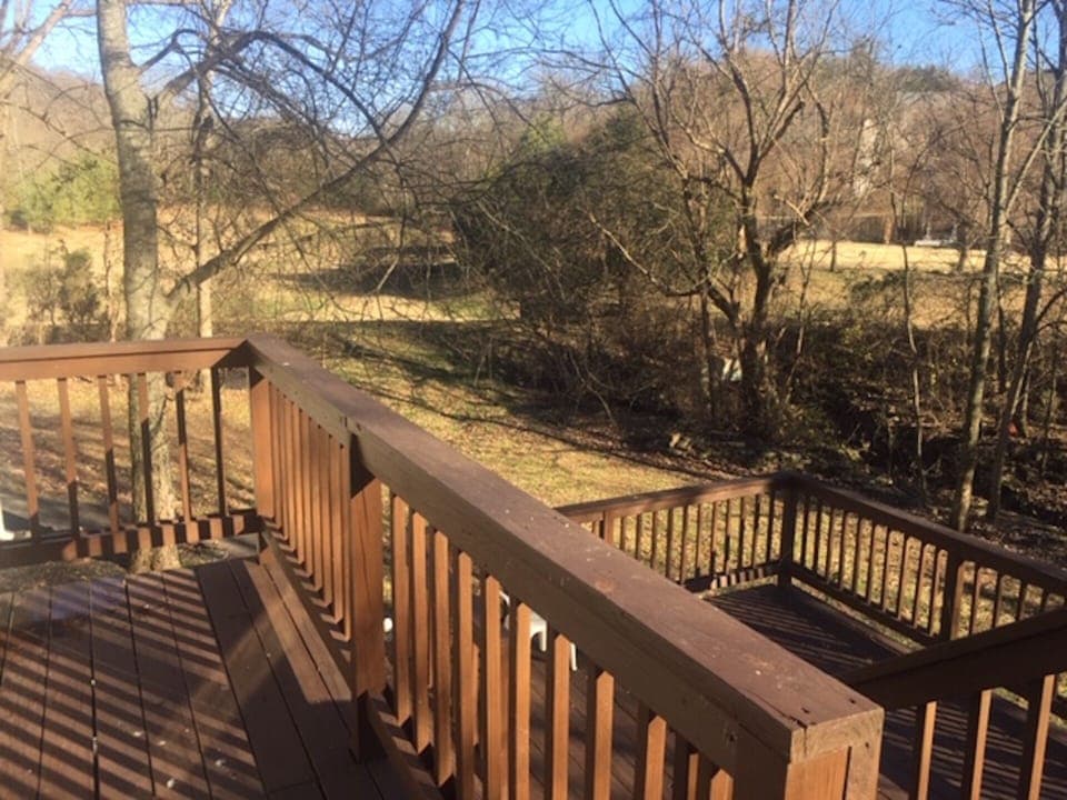 Upper deck