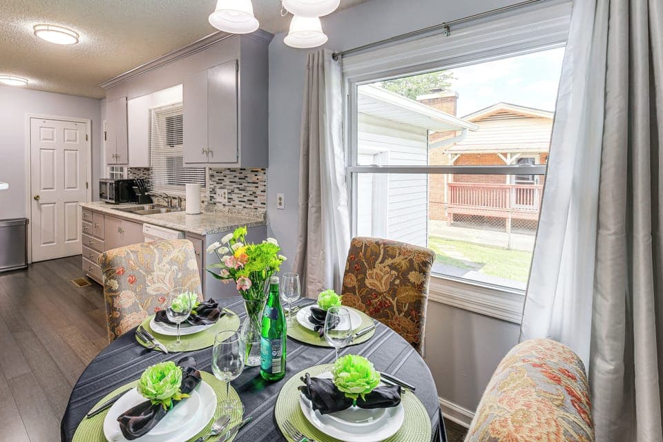 House (3 Bedrooms) | Interior