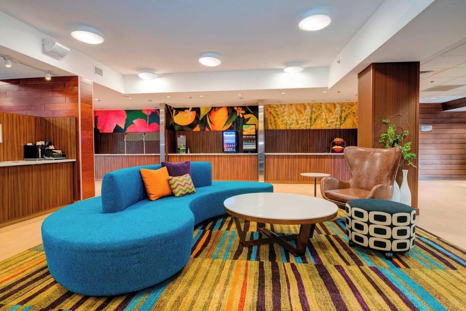 Lobby lounge