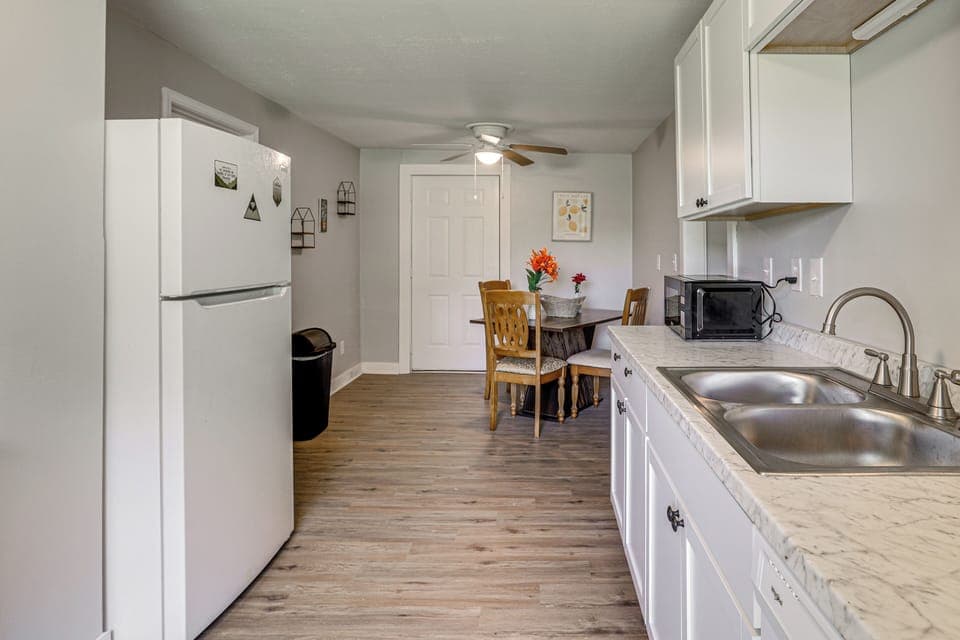 House (2 Bedrooms) | Interior