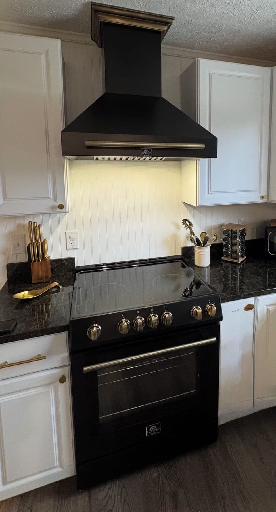 Fully stocked kitchen with everything you need to prepare a meal and entertain
