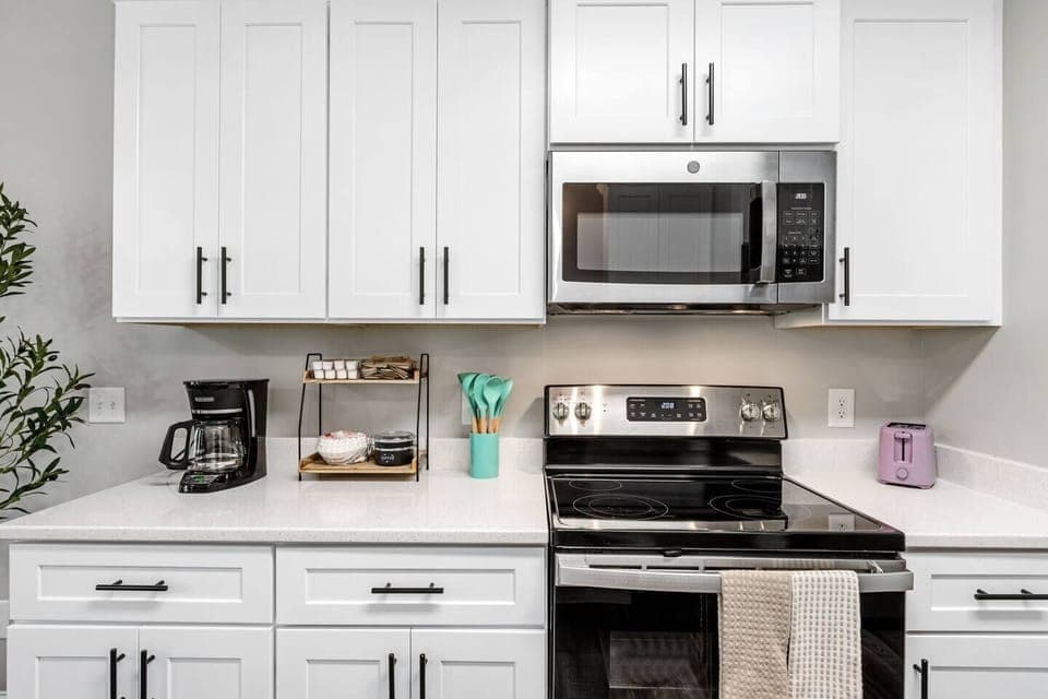 Left unit - Kitchen