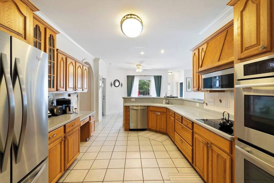 Our kitchen is designed for gathering and cooking together. With stainless steel appliances, a complete spice set, full cookware and dishware, and thoughtful extras like a blender, toaster, tea kettle, and food storage containers, you’ll have everything y