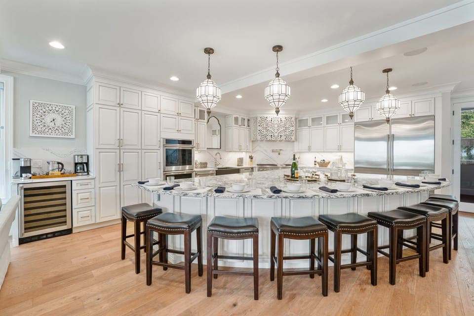 Kitchen island seating for 9