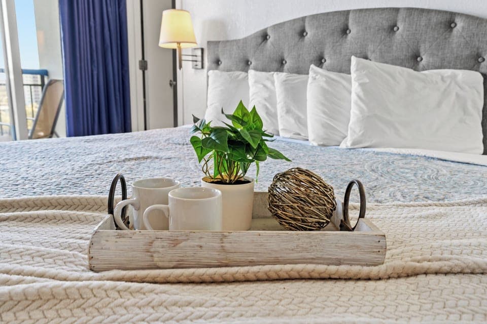 Condo, 2 Bedrooms, Balcony, Oceanfront (939/940) | Individually decorated, individually furnished, free WiFi, bed sheets