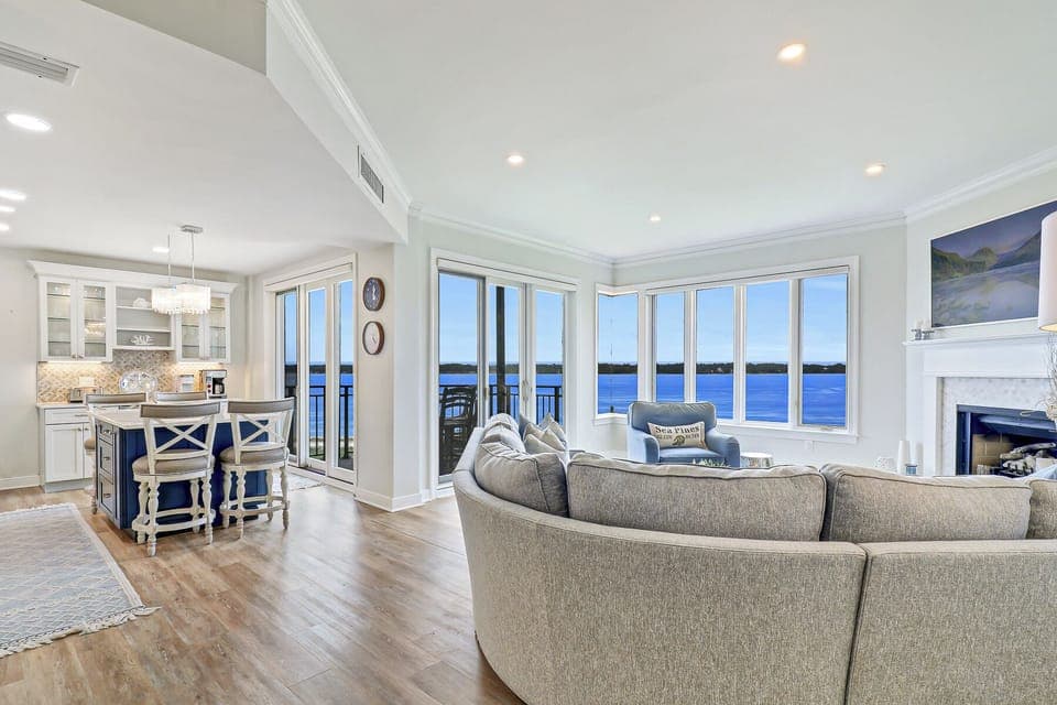 1922 South Beach Club | Stunning space with floor-to-ceiling vie - 1922 South Beach Club |Stunning space with floor-to-ceiling views